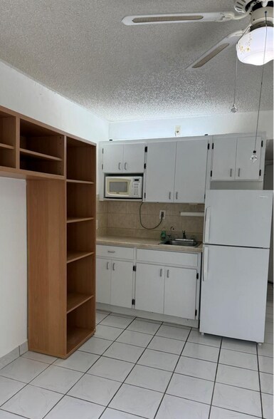 Building Photo - 6484 Indian Creek Dr