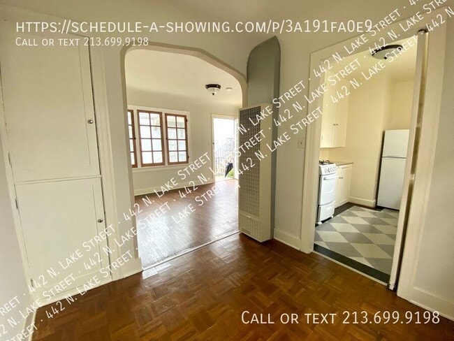 Building Photo - 442 N Lake St