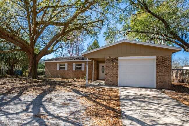 Building Photo - Great Rental in Heritage South!