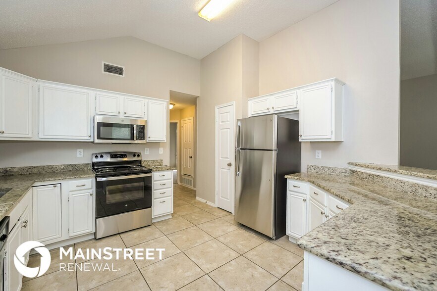 Building Photo - 2700 Forest Creek Dr