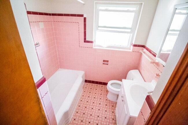 Building Photo - 3471 Jeannette Ave