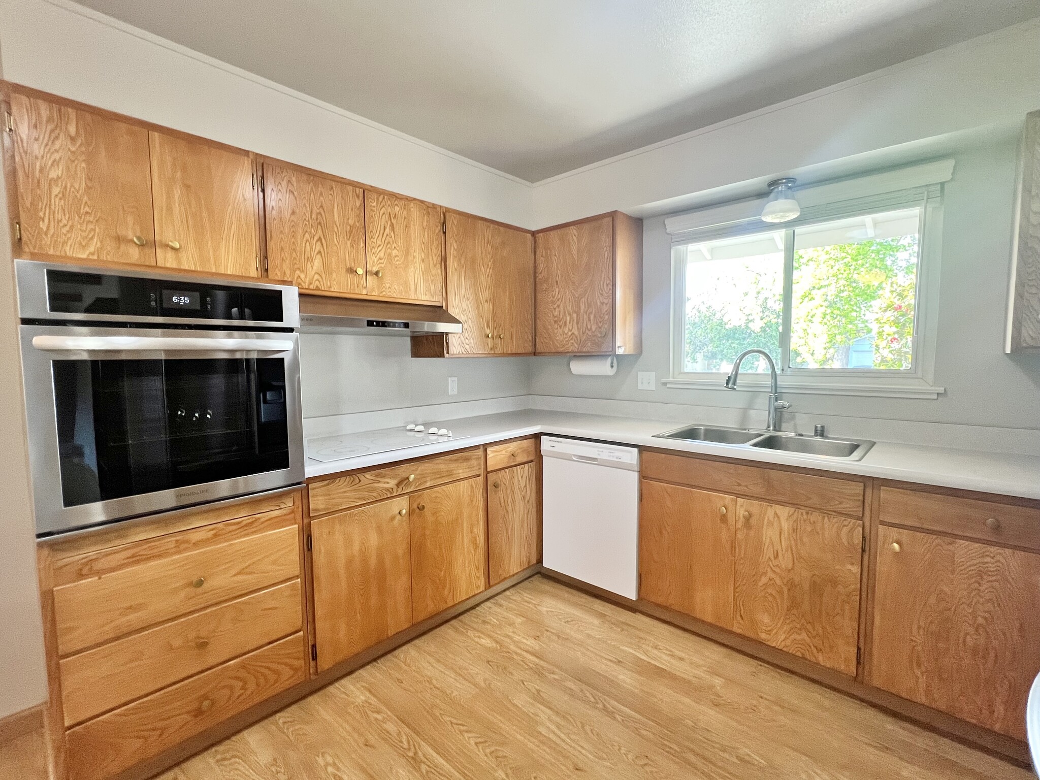 Building Photo - 6610 Canterbury Ct