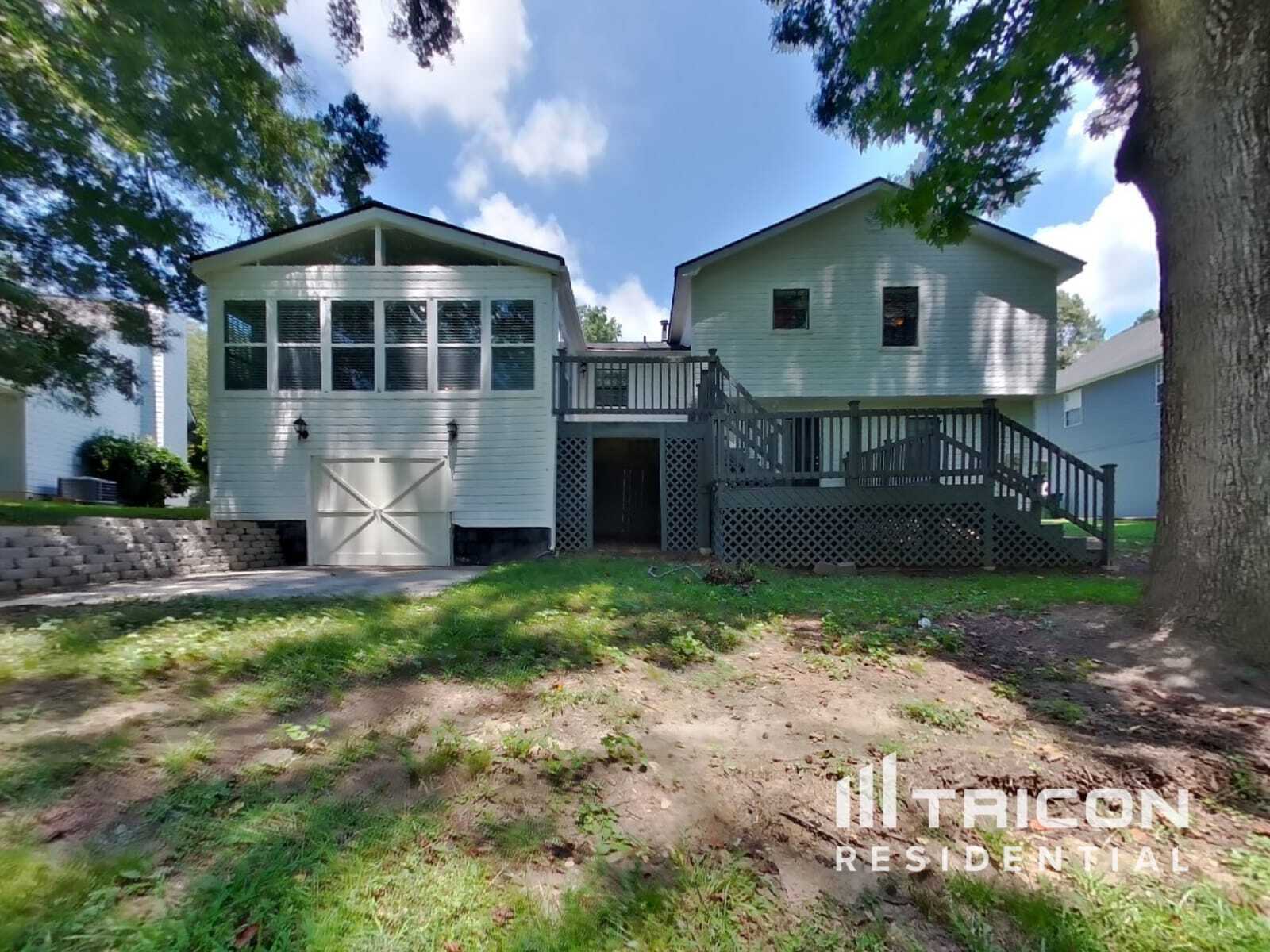 Building Photo - 1301 Fairridge Cir SW