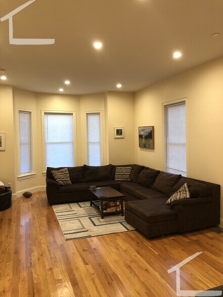 Primary Photo - 9 Sparhawk St
