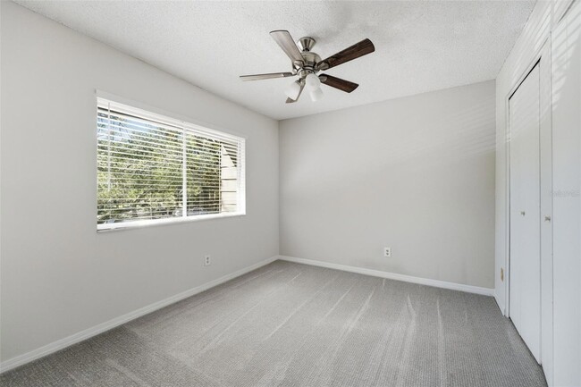 Building Photo - 525 Oak Haven Dr