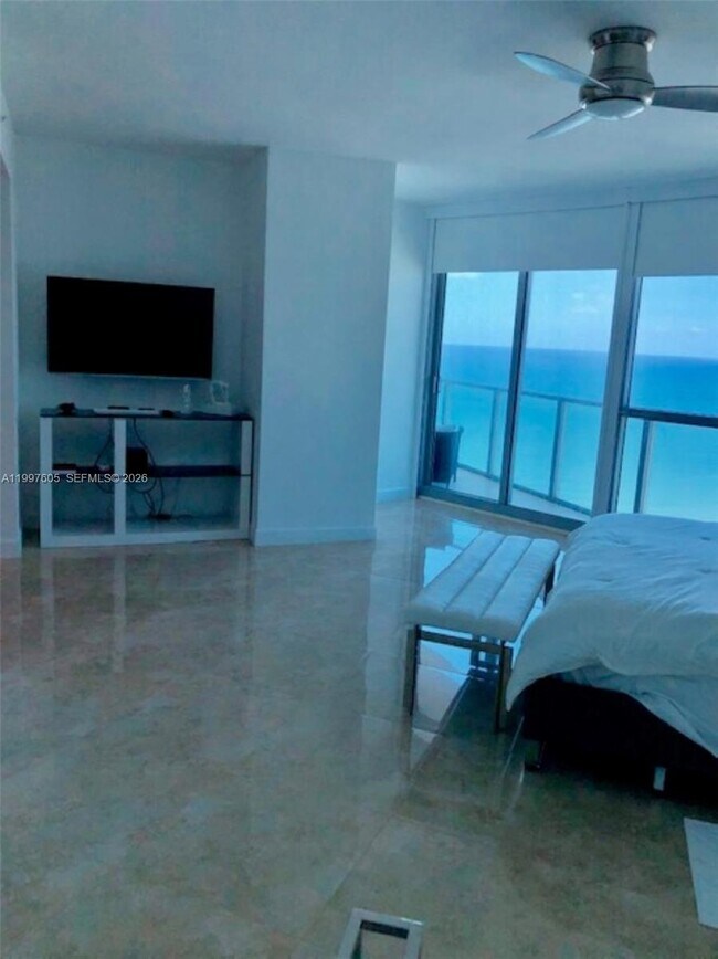 Building Photo - 3101 S Ocean Dr