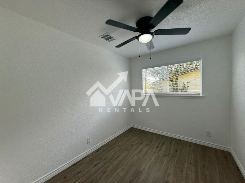 Building Photo - 6115 Frio Valley Dr