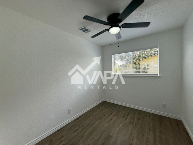 Building Photo - 6115 Frio Valley Dr