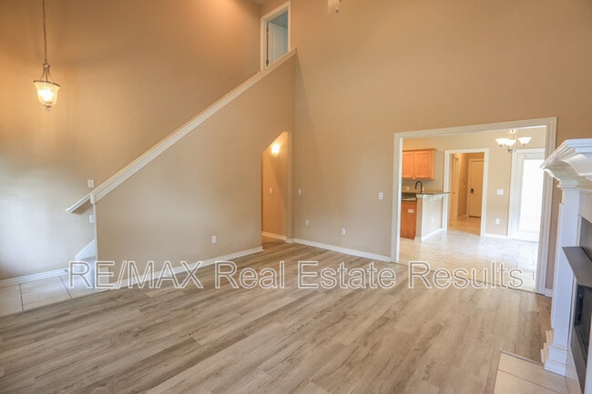 Building Photo - 1511 Benjamin Grn