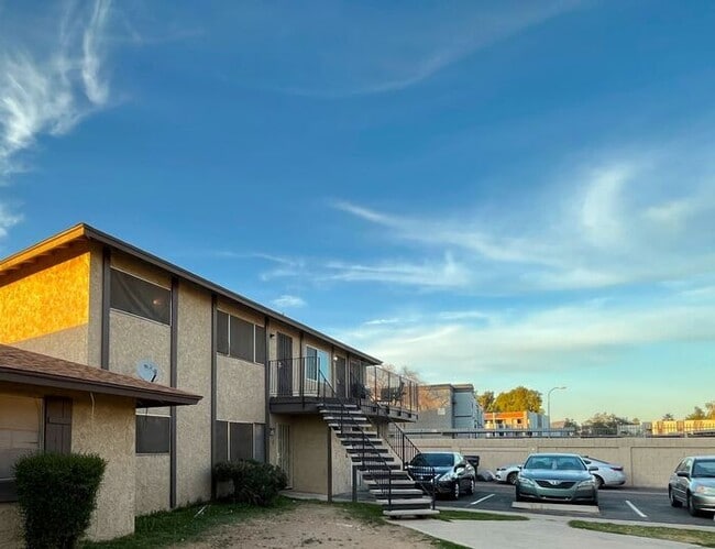 Building Photo - ONE MONTH FREE! Eligible applicants may qualify for a $0 MOVE-IN DEPOSIT, subject to credit appro...