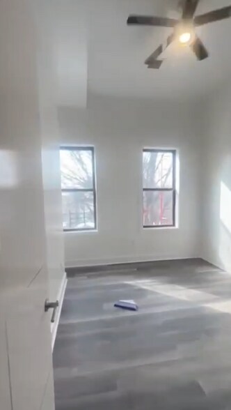 Building Photo - 142 Norwood Ave