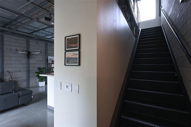 Building Photo - 4801 S Congress Ave