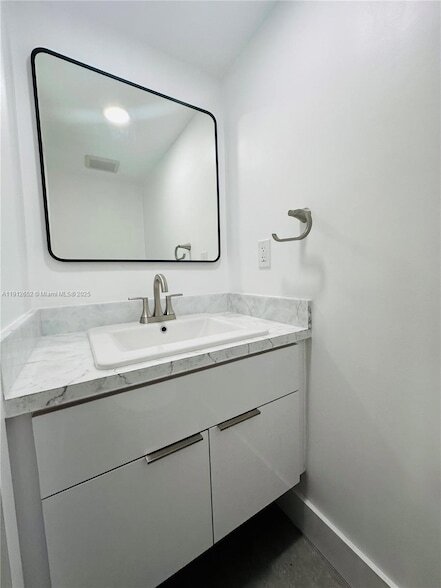 Building Photo - 7157 W 19th Ct