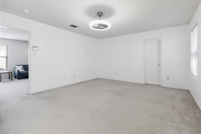 Building Photo - 6717 Waterhill Ln