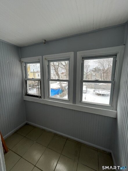 Building Photo - 18 Wilson St