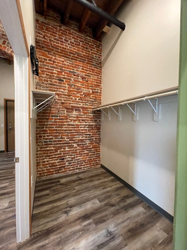 Building Photo - 230 Central Ave N