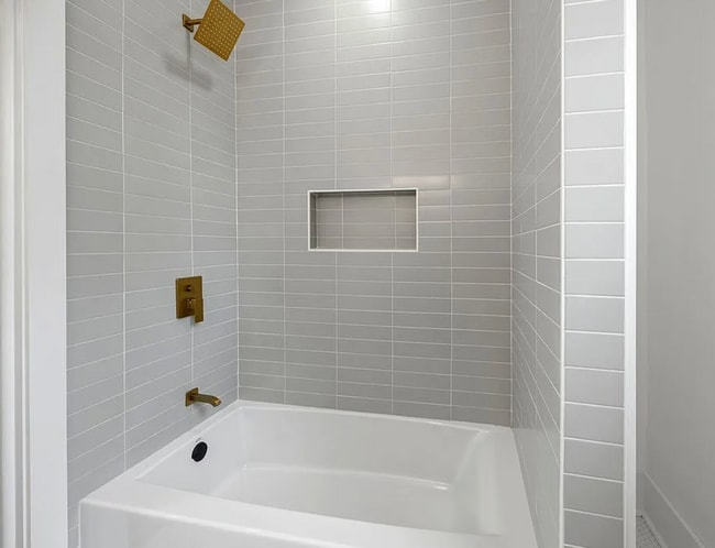 Building Photo - 721 W 47th St
