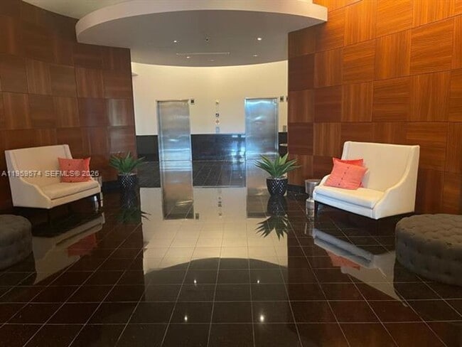 Building Photo - 3000 Coral Wy