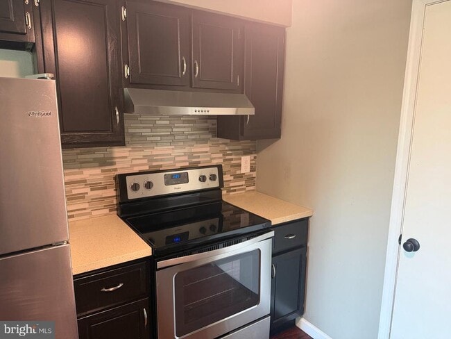 Building Photo - 612 N Shady Retreat Rd