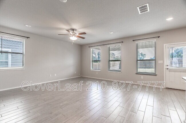 Building Photo - 255 Kinsley Wy