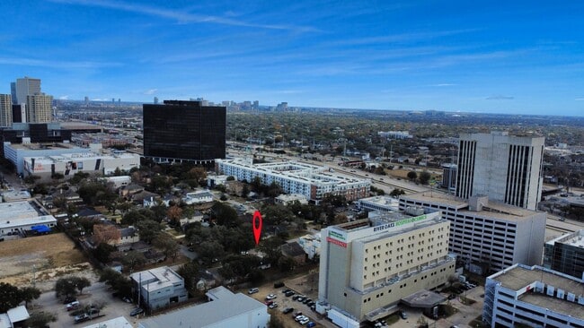 Building Photo - 3726 Las Palmas St