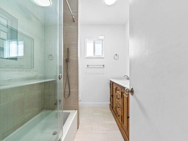 Building Photo - 17223 SW 87th Ave