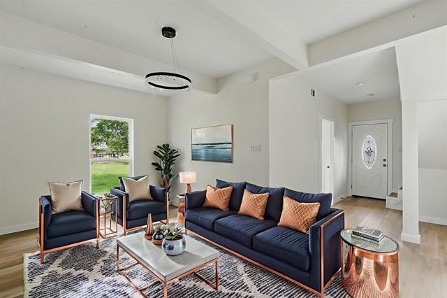 Building Photo - 903 N Miller St