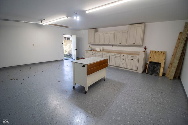 Building Photo - 1383 Cherry St