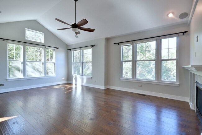 Building Photo - 982 Indigo Ct