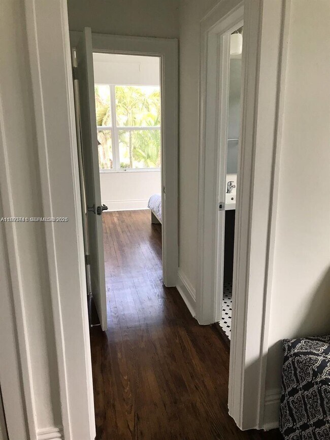 Building Photo - 1618 Michigan Ave