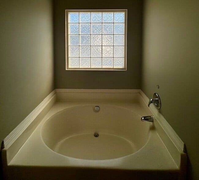 Building Photo - 3BR w/ Garage & W/D in Catawba River Plantation