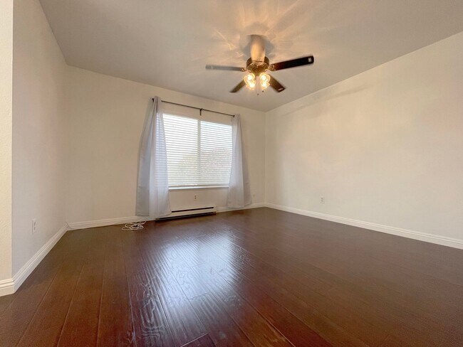 Building Photo - 3 Bed + 1.5 Bath + 2 Car Garage