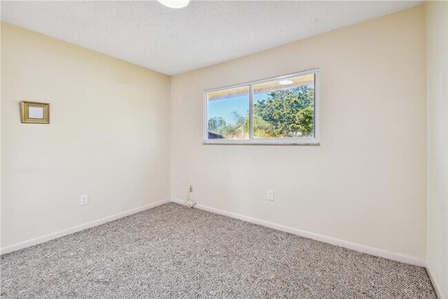 Building Photo - 541 NW 205th Ave