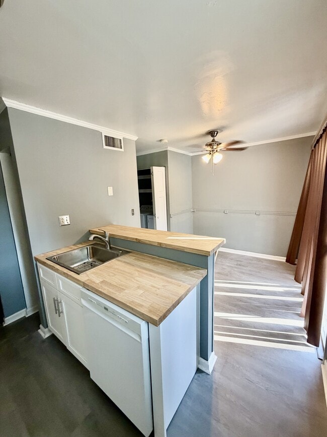 Building Photo - 4115 Little River Rd