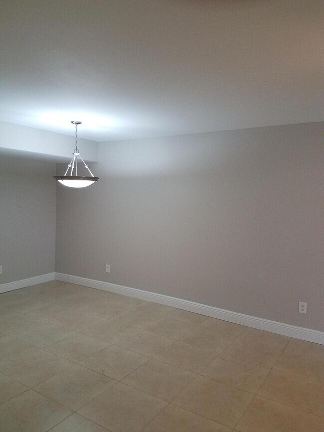 Building Photo - 820 Lavers Cir