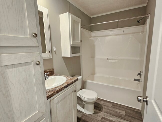 Building Photo - 299 Tamarack
