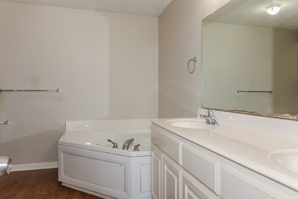 Building Photo - 16213 N View Ct