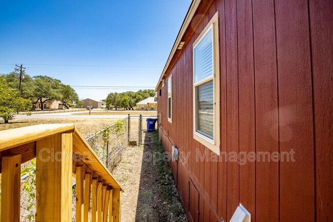 Building Photo - 359 E Zipp Rd