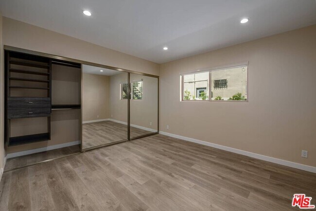 Building Photo - 1553 S Saltair Ave
