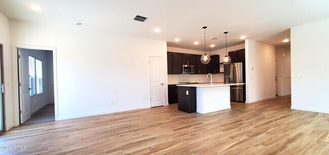 Building Photo - 7812 N 79th Dr