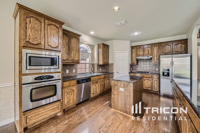 Building Photo - 5001 Pallas Ct
