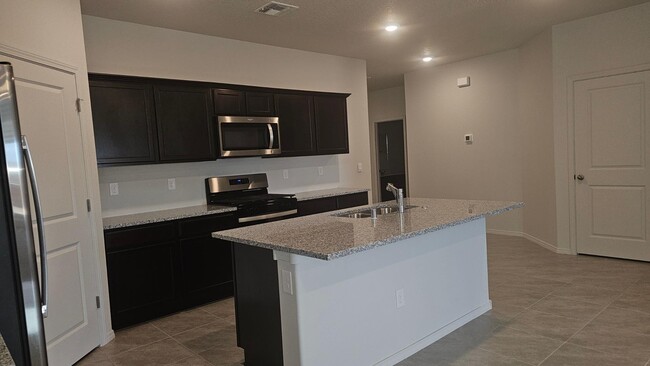 Building Photo - 1449 Vista Grande Lp