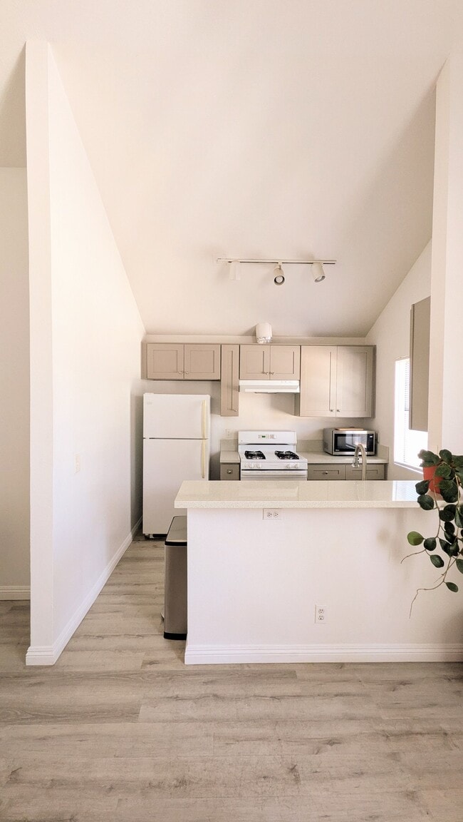 Building Photo - 2452 S Centinela Ave