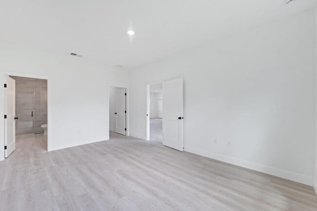 Building Photo - 5256 SW 155th Loop