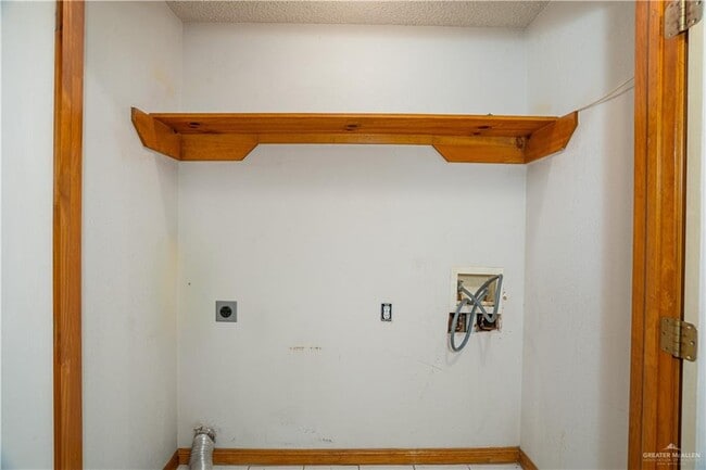 Building Photo - 1801 Crown Pointe Blvd