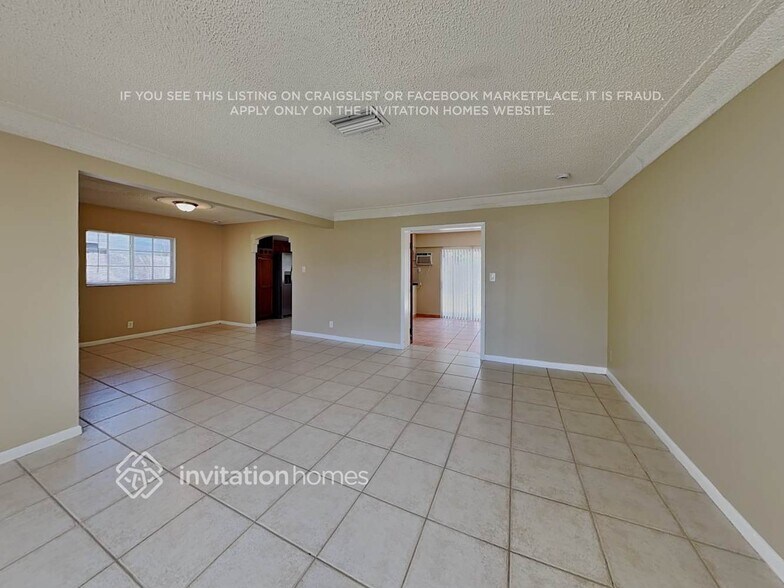 Building Photo - 208 NW 80th Ave