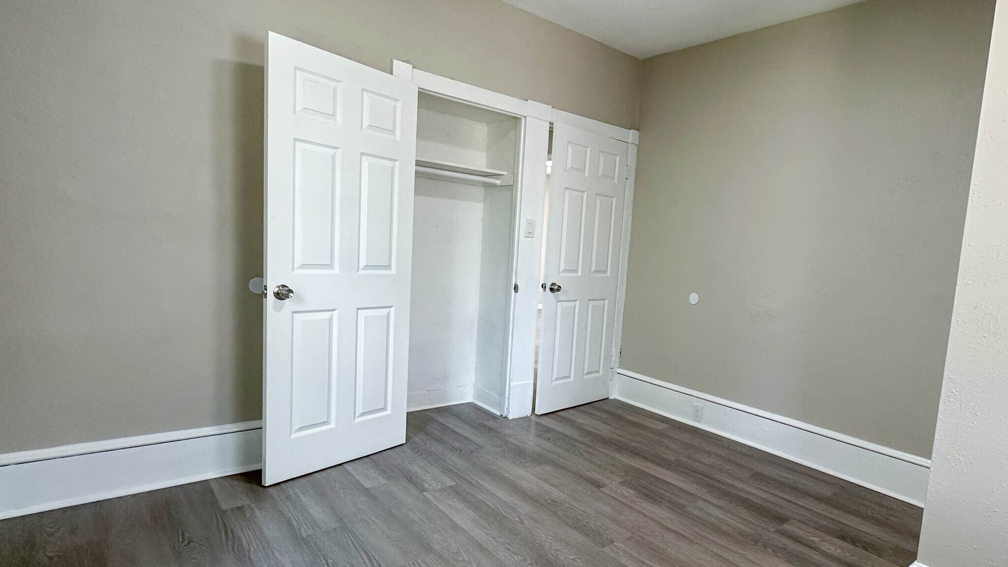 Building Photo - 808 E Main St