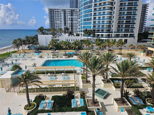 Building Photo - 2501 S Ocean Dr