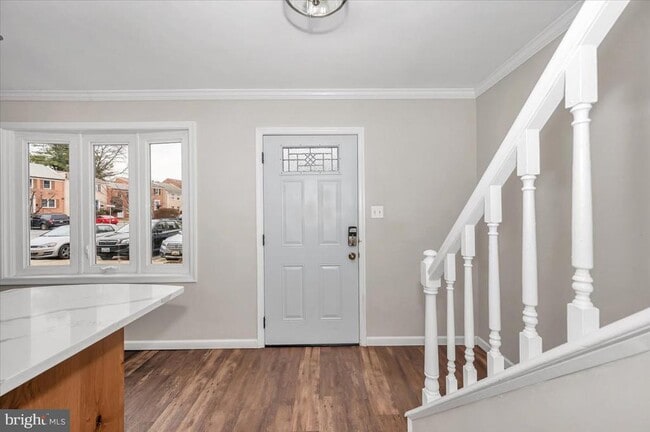 Primary Photo - 140 Gold Kettle Dr