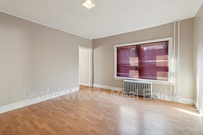 Building Photo - 2541 W 7th st